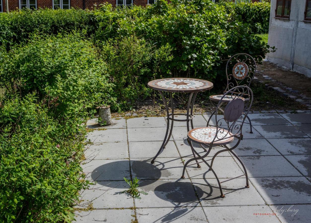 Ragnhilds Gard, Hostel Nyord エクステリア 写真